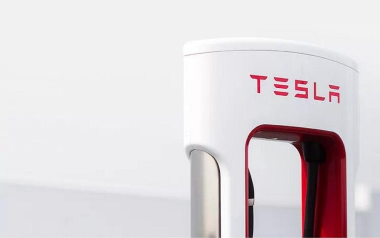 Tesla exec says won't rule out opening up Tesla's charging stations to other car brands