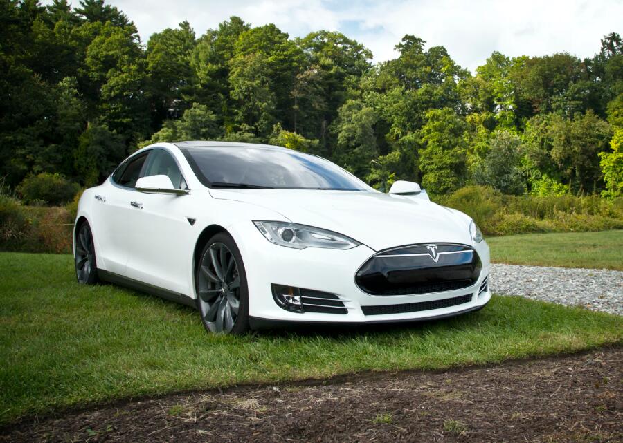 Tesla's new car registrations in China hit record high in March