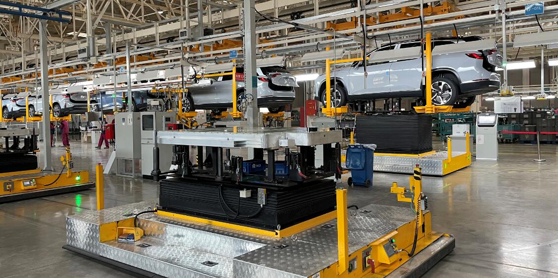 Nio's William Li says no mass production in short term in response to lithium iron phosphate model