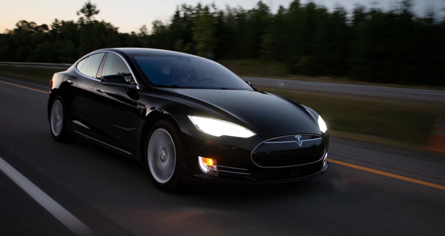 Tesla reportedly clearing out Model S and Model X inventory, with major updates expected