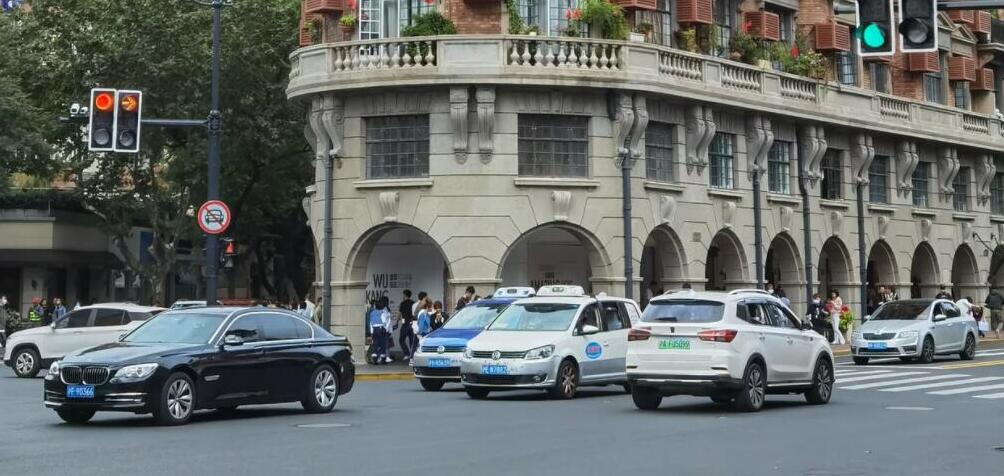 China says to expand auto consumption in newly released guideline