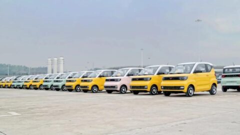 Hongguang Mini EV Macaron, the upgraded version of China's hottest-selling EV, boasts an average of one vehicle off production line every 2 minutes