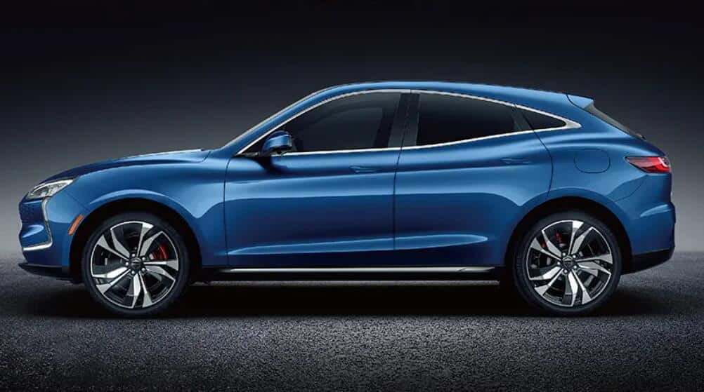 Huawei said to start selling second model, Seres SF7, within the year