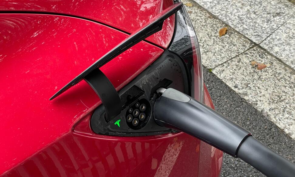 Shanghai sees 133,000 new energy vehicles registered in H1