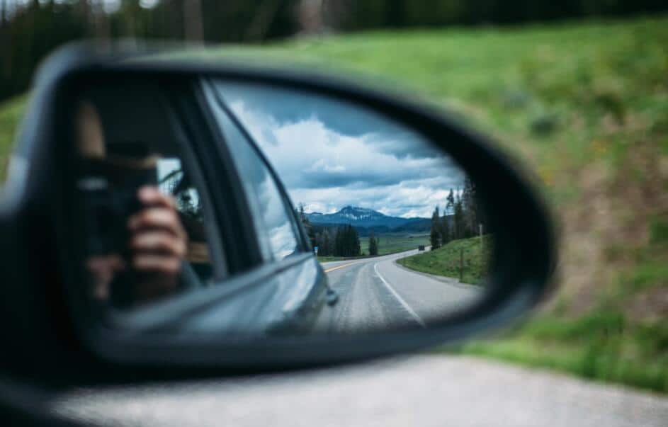 Carmakers should not exaggerate assisted driving, drivers should increase awareness, experts say