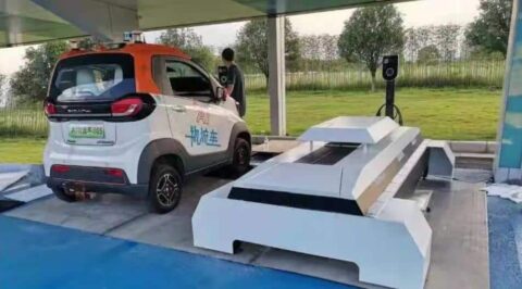 SAIC-GM-Wuling unveils mini battery swap station
