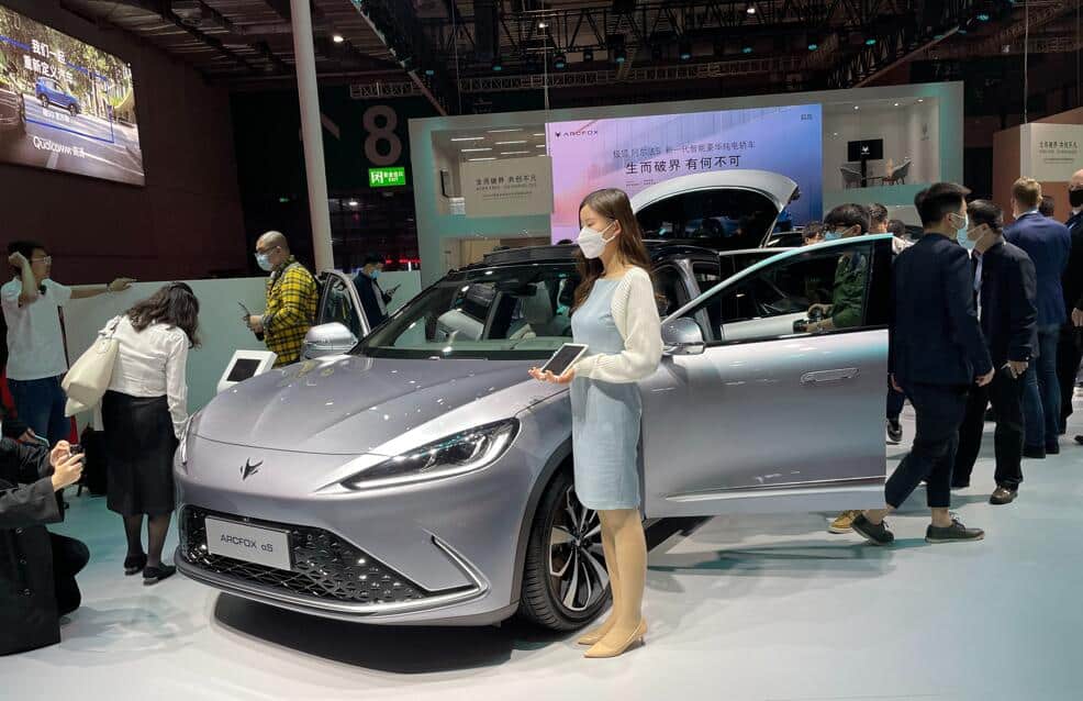 Huawei set to offer BAIC's new energy vehicles in its sales channels