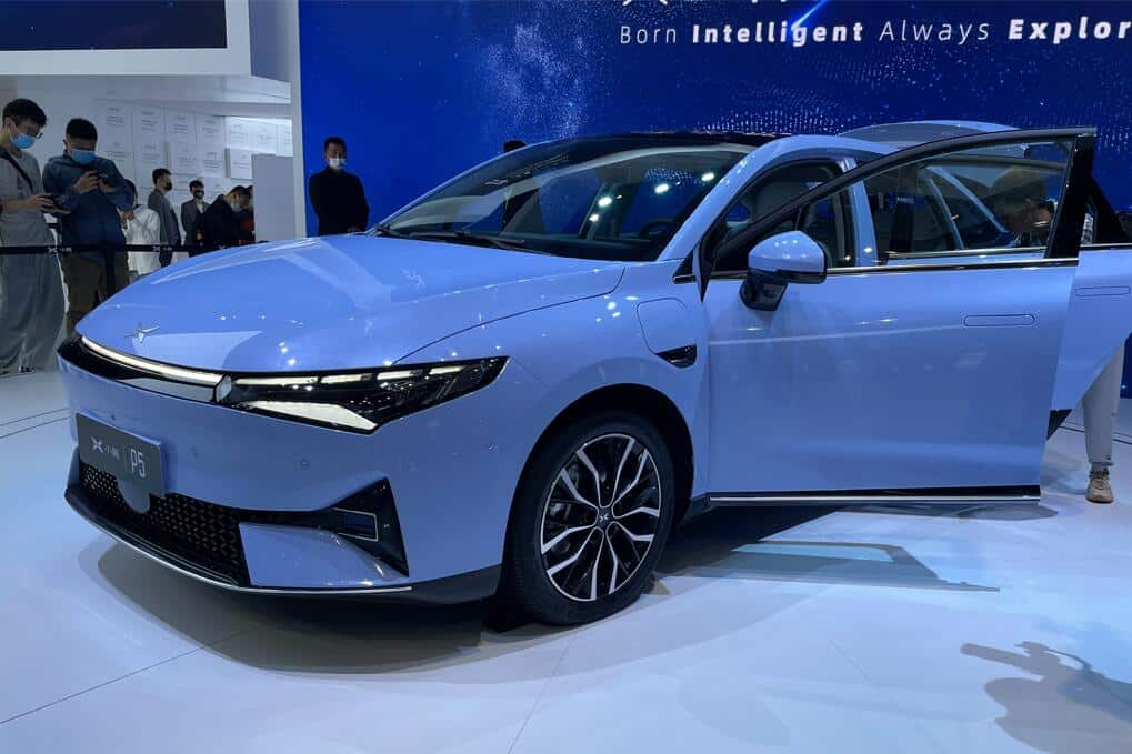 Xpeng rises over 6% in Hong Kong, forming V-shaped rally in past seven sessions