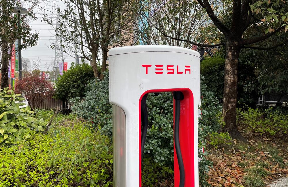 Tesla says it has no plans to use Starlink services in Chinese mainland