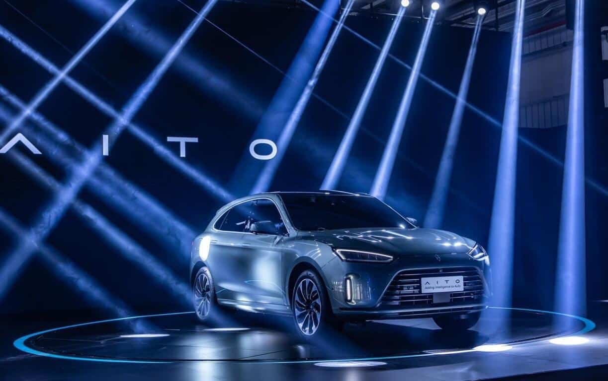 Seres unveils new premium brand AITO, aims to build over 1,000 stores with Huawei next year