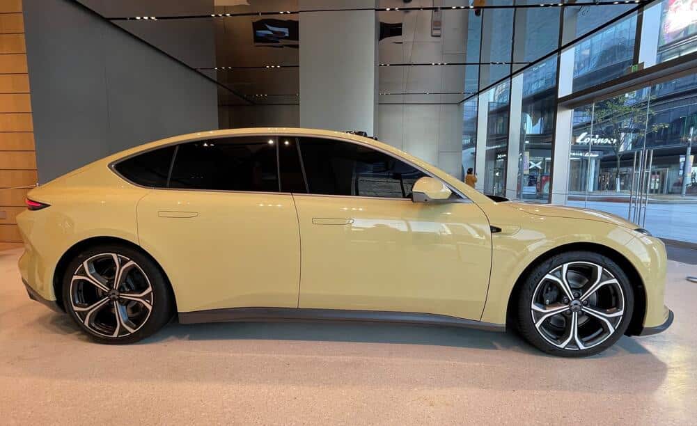 Nio ET5, which aims to take on BMW 3 Series and Tesla Model 3, has started to attract potential Zeekr buyers