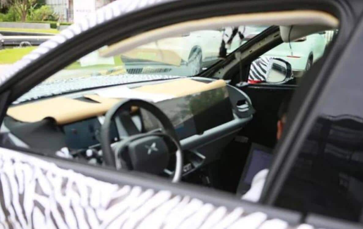 Spy photos of suspected Xpeng G9 SUV reveal interior
