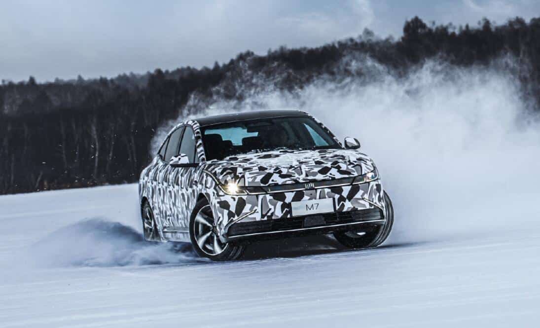 WM Motor tests M7 sedan's winter performance in -30°C conditions