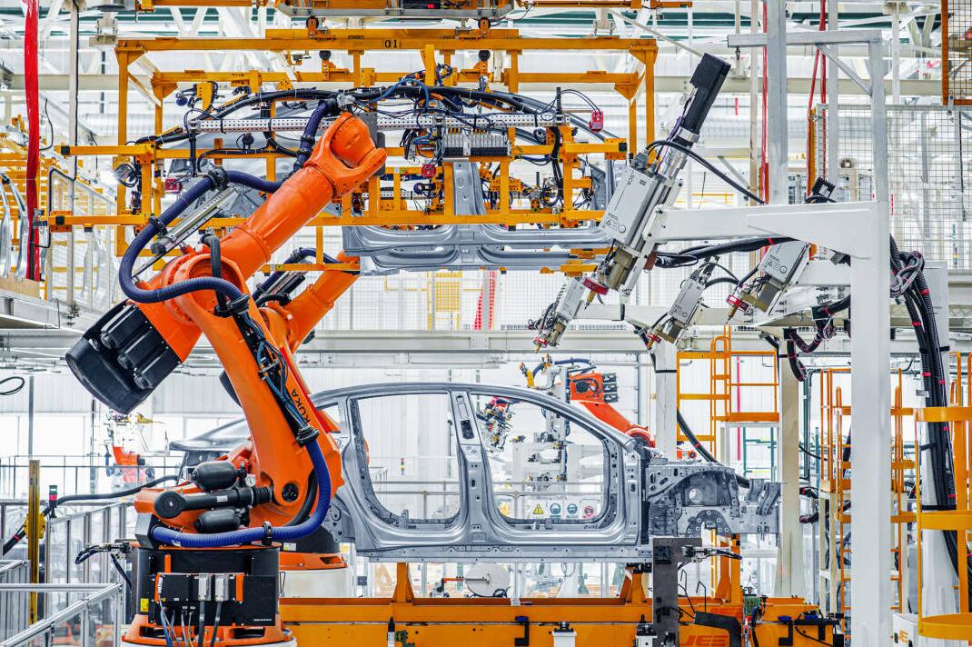 Nio sees first batch of ET7 mass production vehicles roll off line