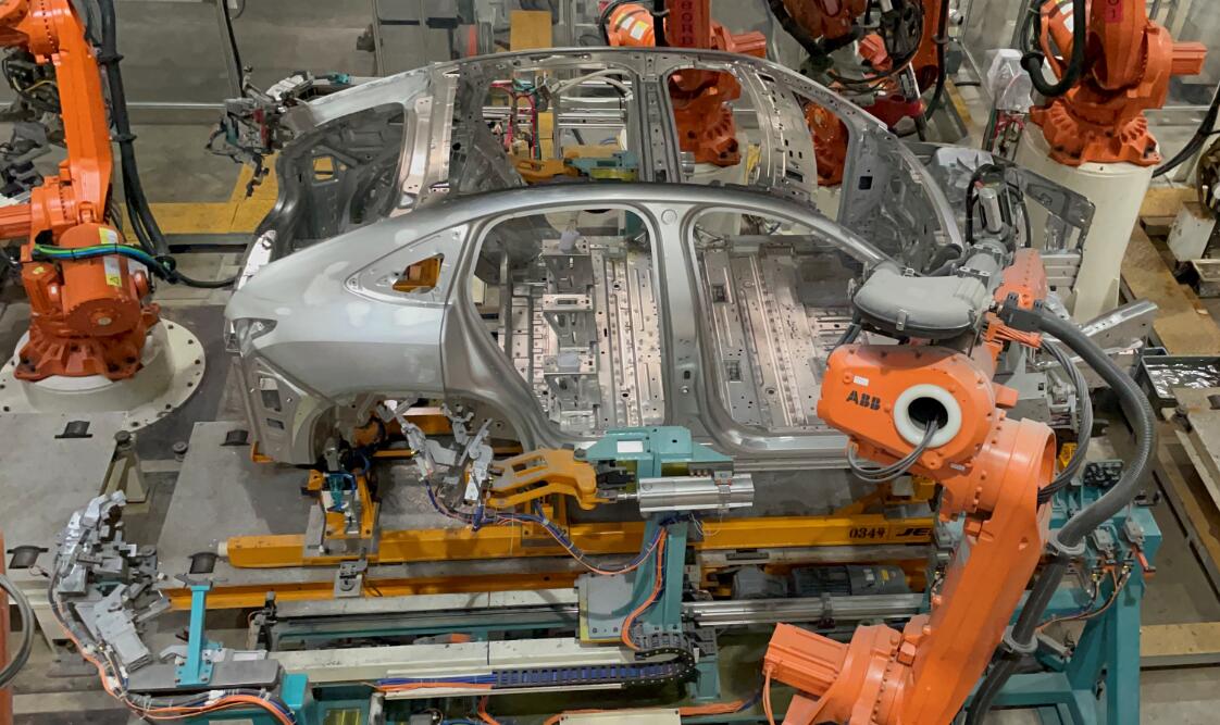 Covid brings about 20% loss to China's auto production, CPCA secretary general says