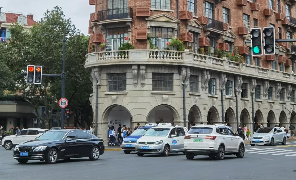 China's passenger car retail sales expected to fall 19% year-on-year in May, CPCA says