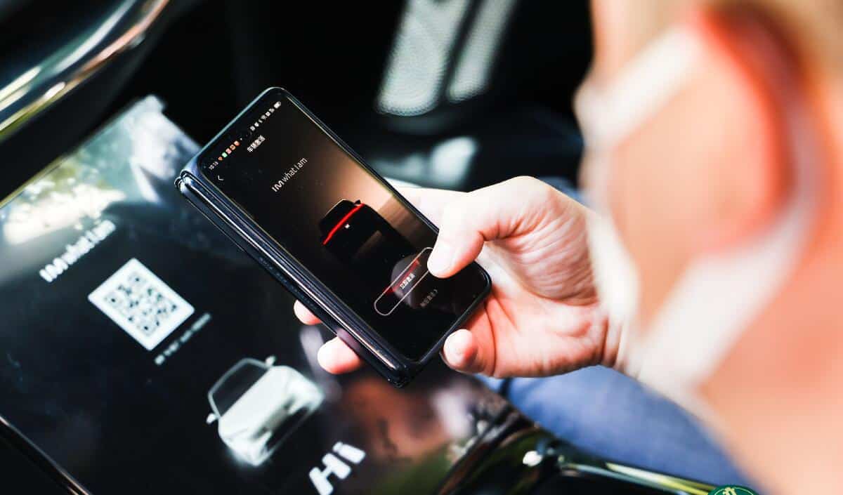 IM Motors, backed by SAIC and Alibaba, begins deliveries of its first model