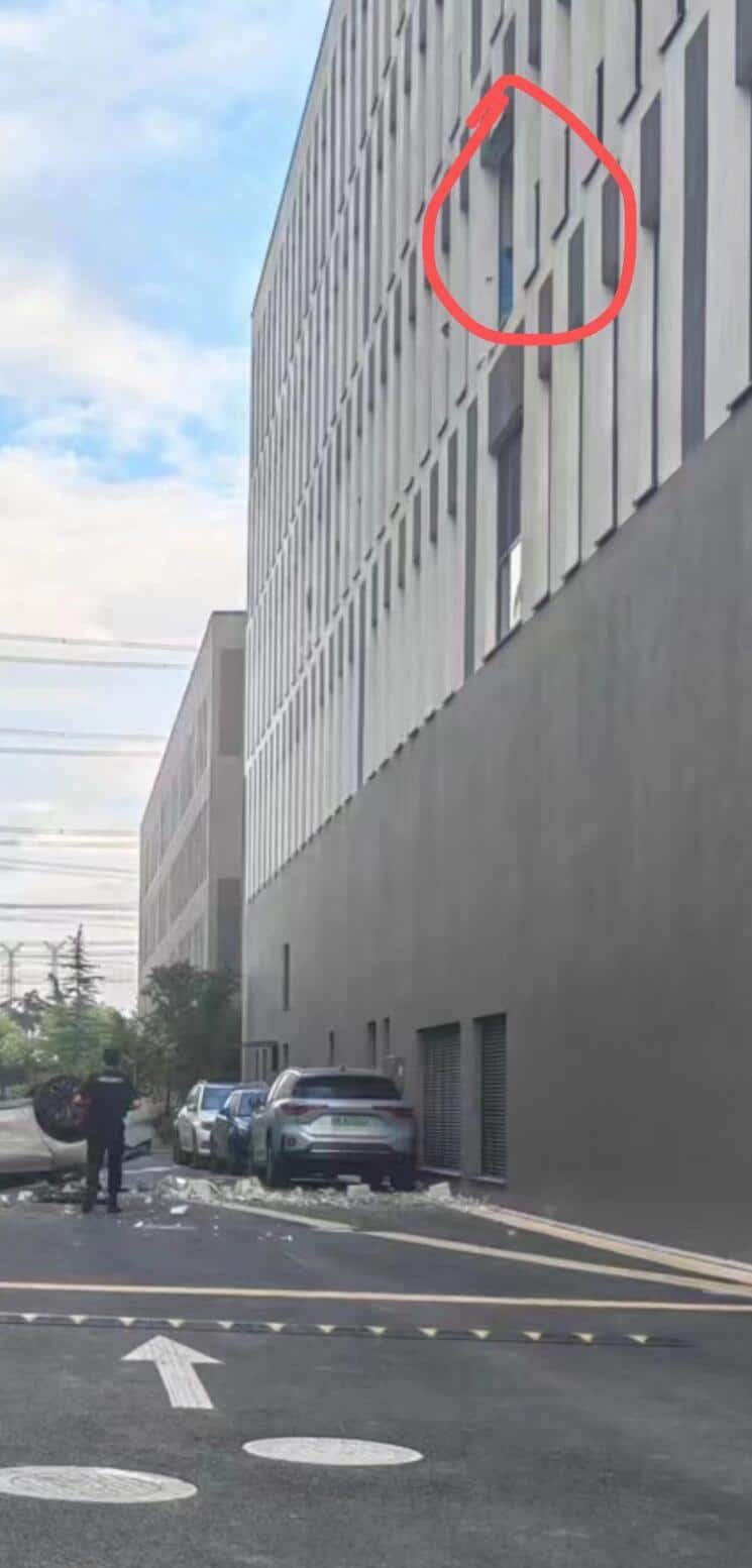 Nio becomes trending topic in China after vehicle falls out of building