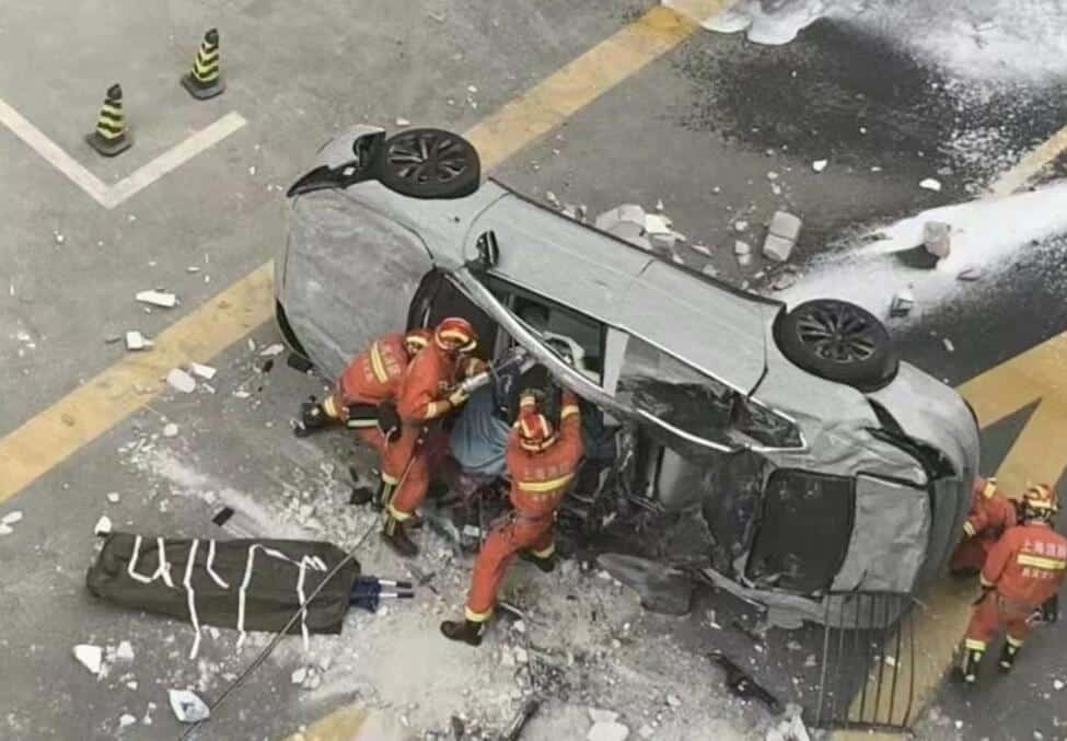 Nio becomes trending topic in China after vehicle falls out of building