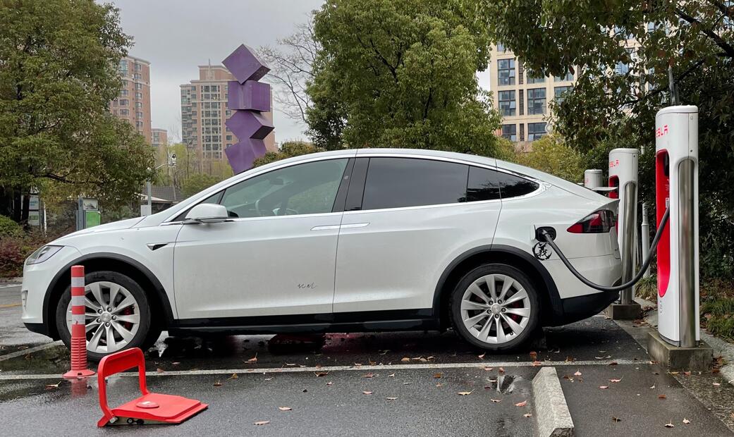 Tesla offers incentives to encourage consumers to trade in their ICE vehicles in China