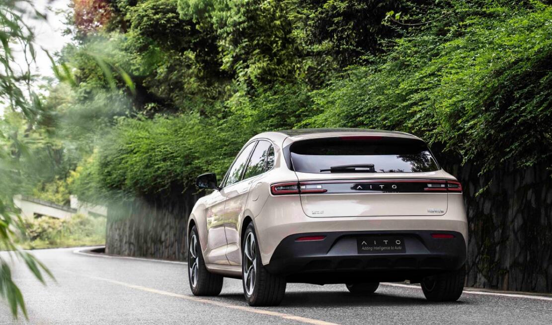 AITO M5's all-electric version opens for pre-order, official launch set for September