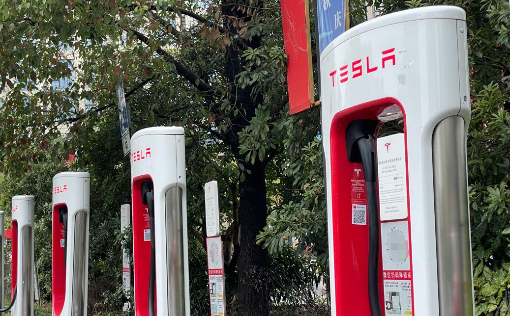 Tesla adds 48 Supercharger stations in Chinese mainland in July