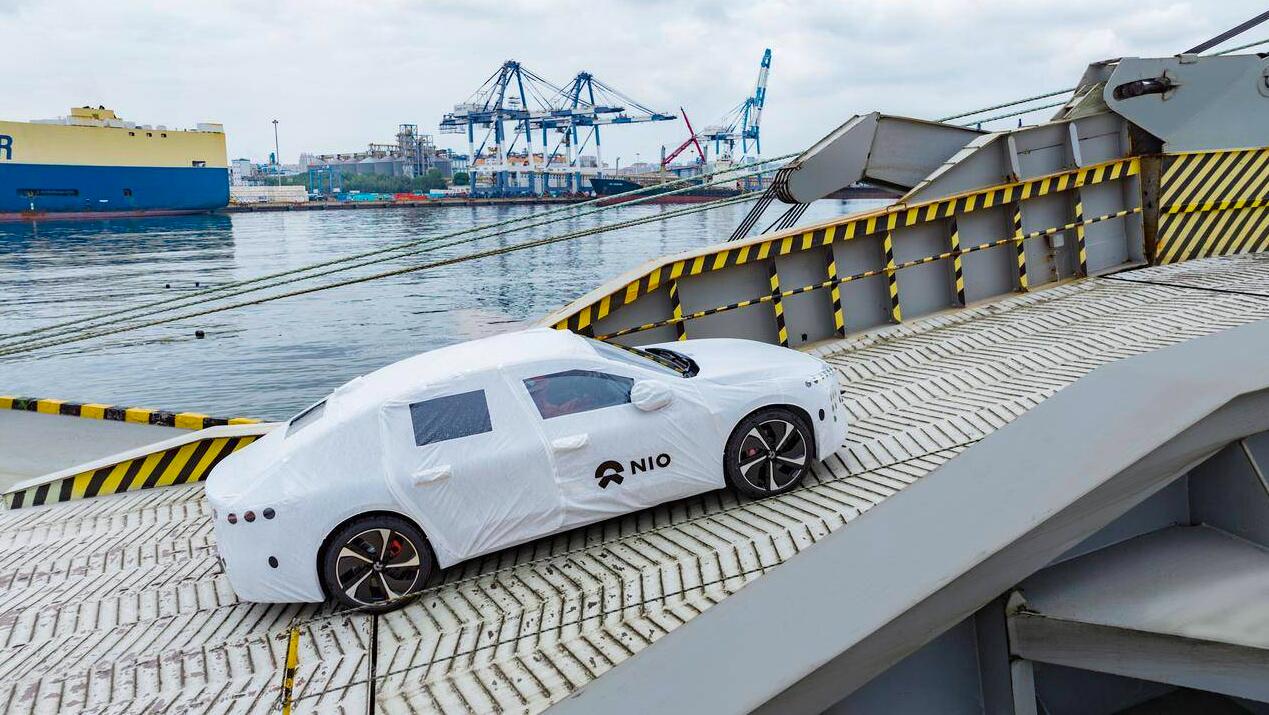 First batch of Nio ET7 sedans leave China port for Europe