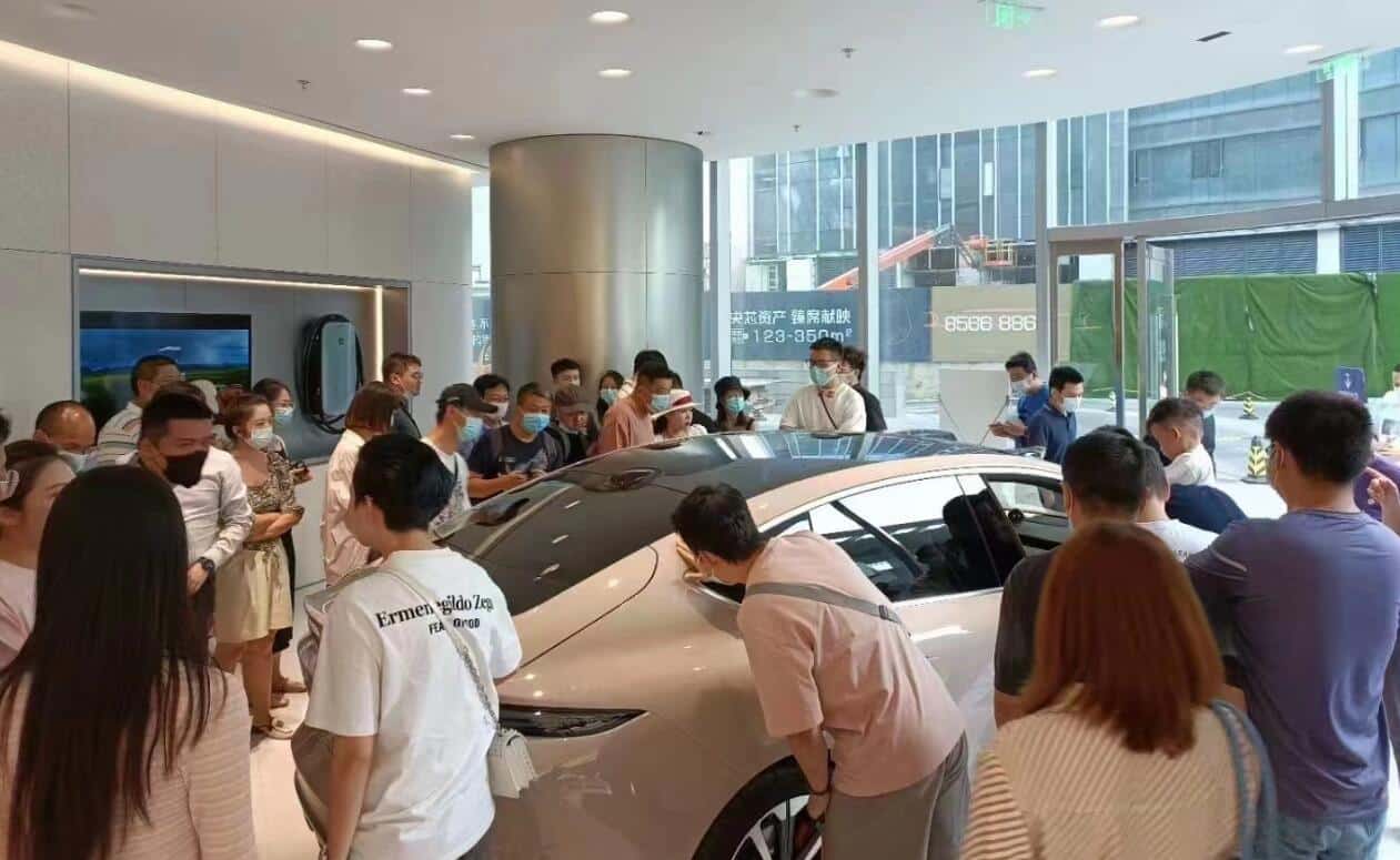 Nio sees its 'Model 3' moment as ET5 starts locking in orders