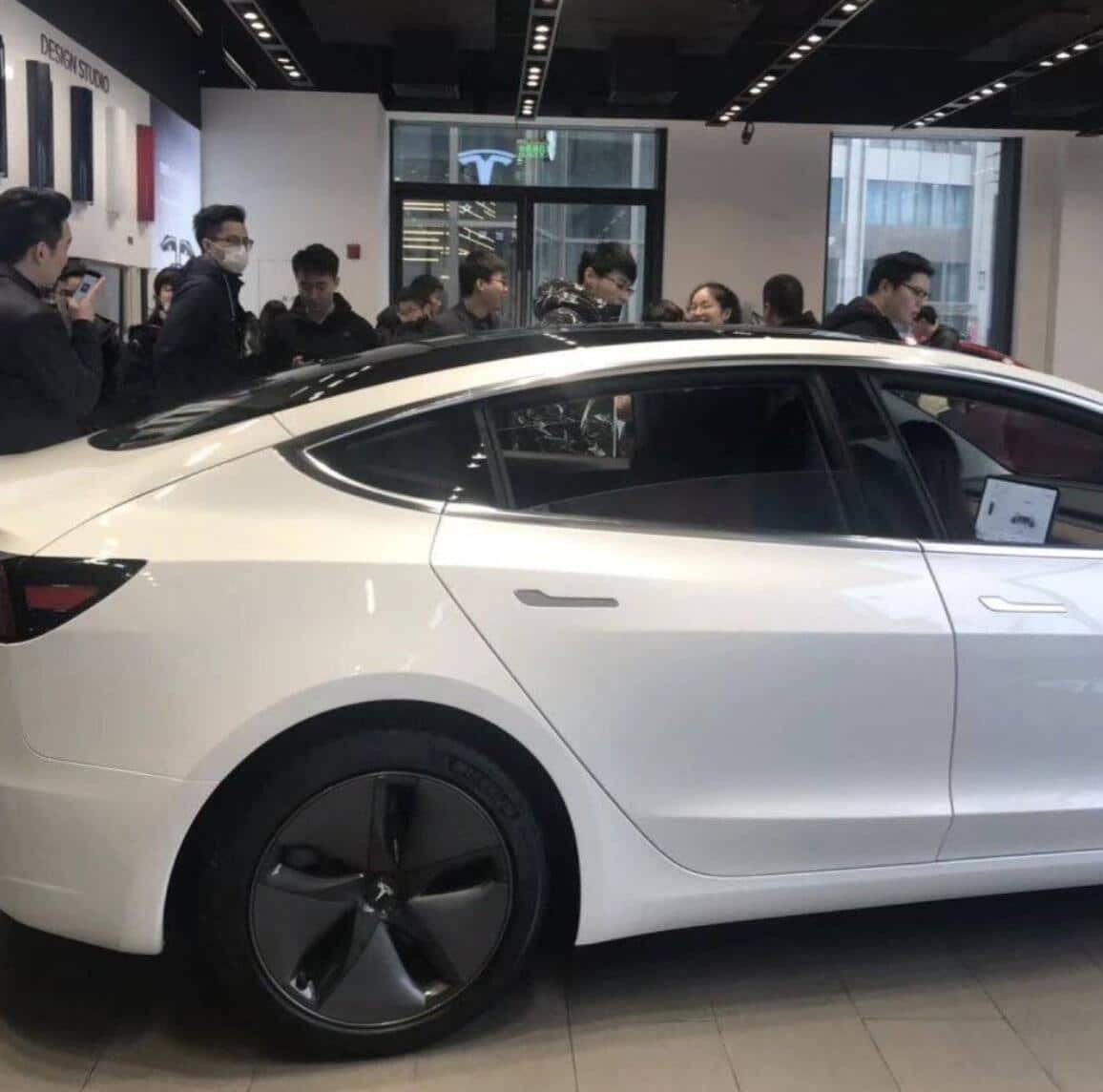 Nio sees its 'Model 3' moment as ET5 starts locking in orders