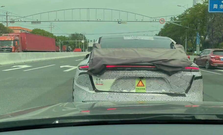 Spy photo points to possible Nio ET5 variant with electric rear wing