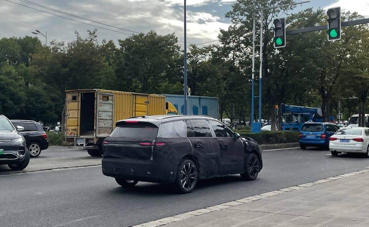 Nio ES8 with LiDAR: New spy photos show more details