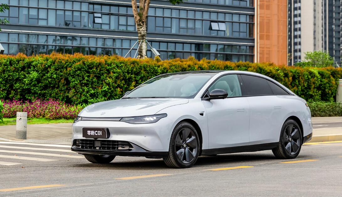 Leapmotor prices Hong Kong IPO at low end, raises 0 million