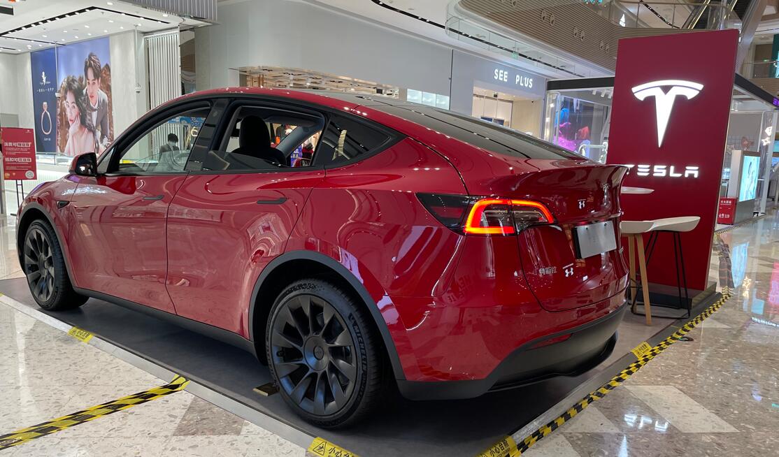 Tesla rumored to dramatically cut prices of Model 3 and Model Y in China