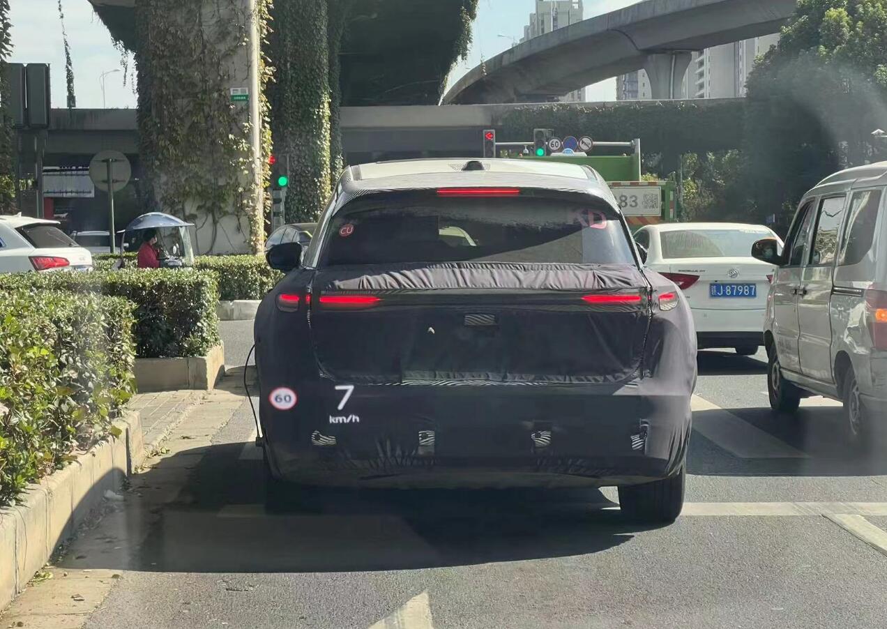 Spy photo shows Nio testing new SUV suspected to be ES5-CnEVPost