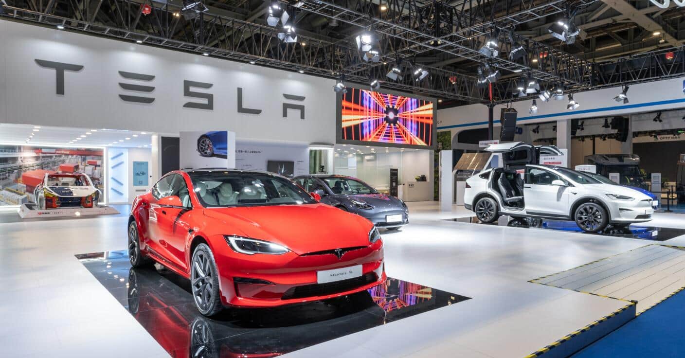 Tesla offers discounts of up to <img decoding=