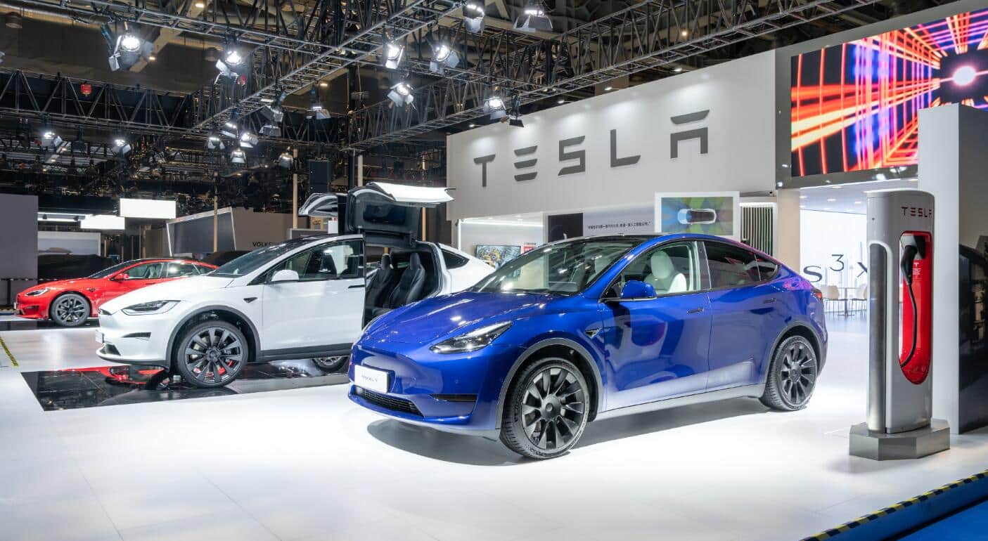 Tesla offers discounts of up to <img decoding=