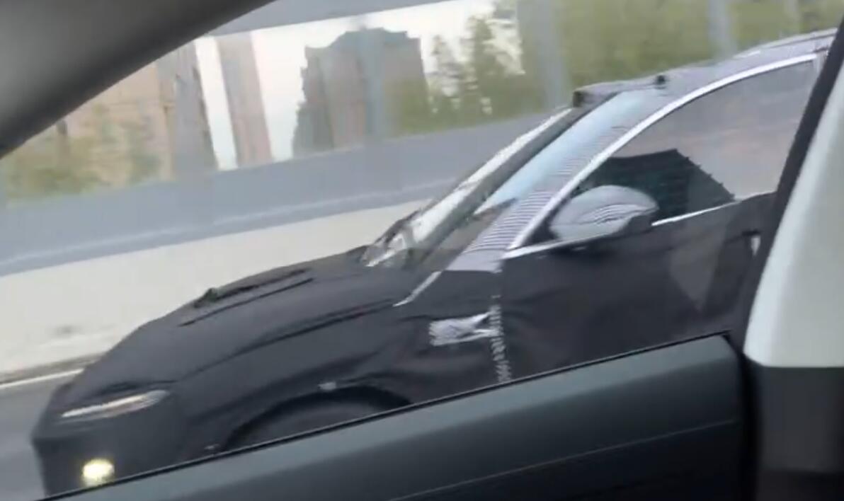 Spy video: Model suspected to be Nio ET5 shooting brake seen in road test