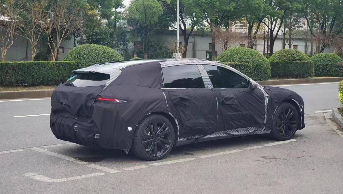 Spy photos: More details of Nio ET5 shooting brake revealed