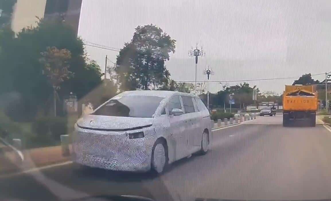 Spy video: Xpeng may be building its first MPV model