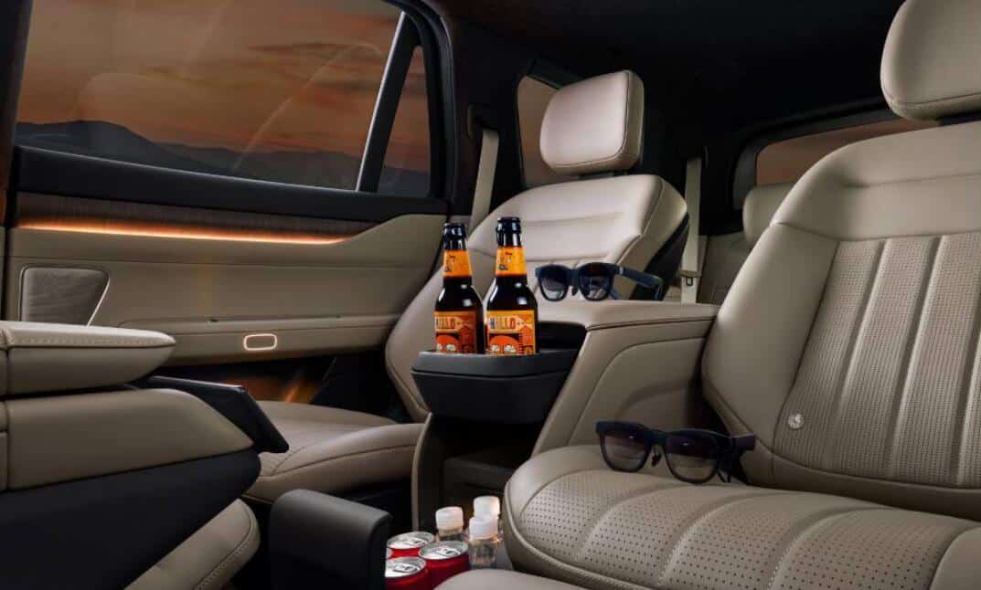 Nio kicks off product super cycle with launch of EC7 and new ES8