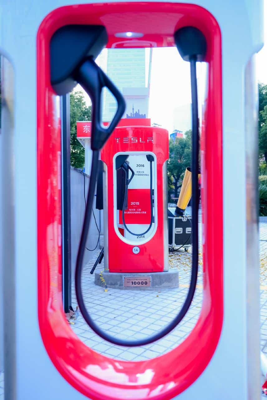Tesla completes its 10,000th Supercharger in Chinese mainland