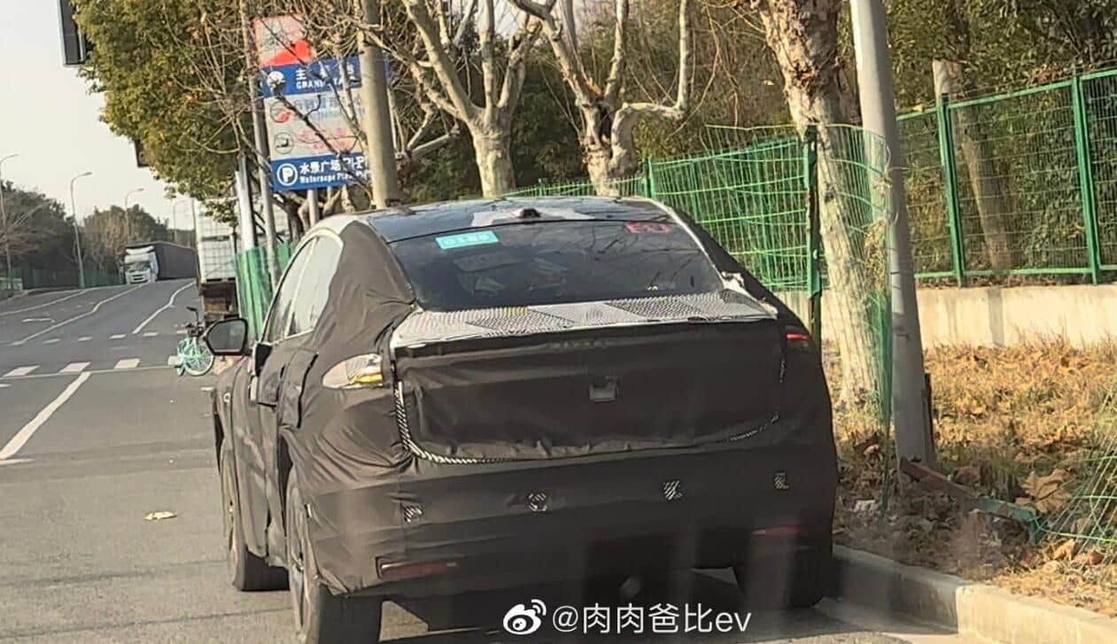 Spy shots: Nio may be working on new EC6