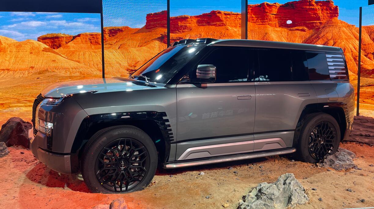 BYD Yangwang to start pre-sale of U8 off-road SUV on Apr 18