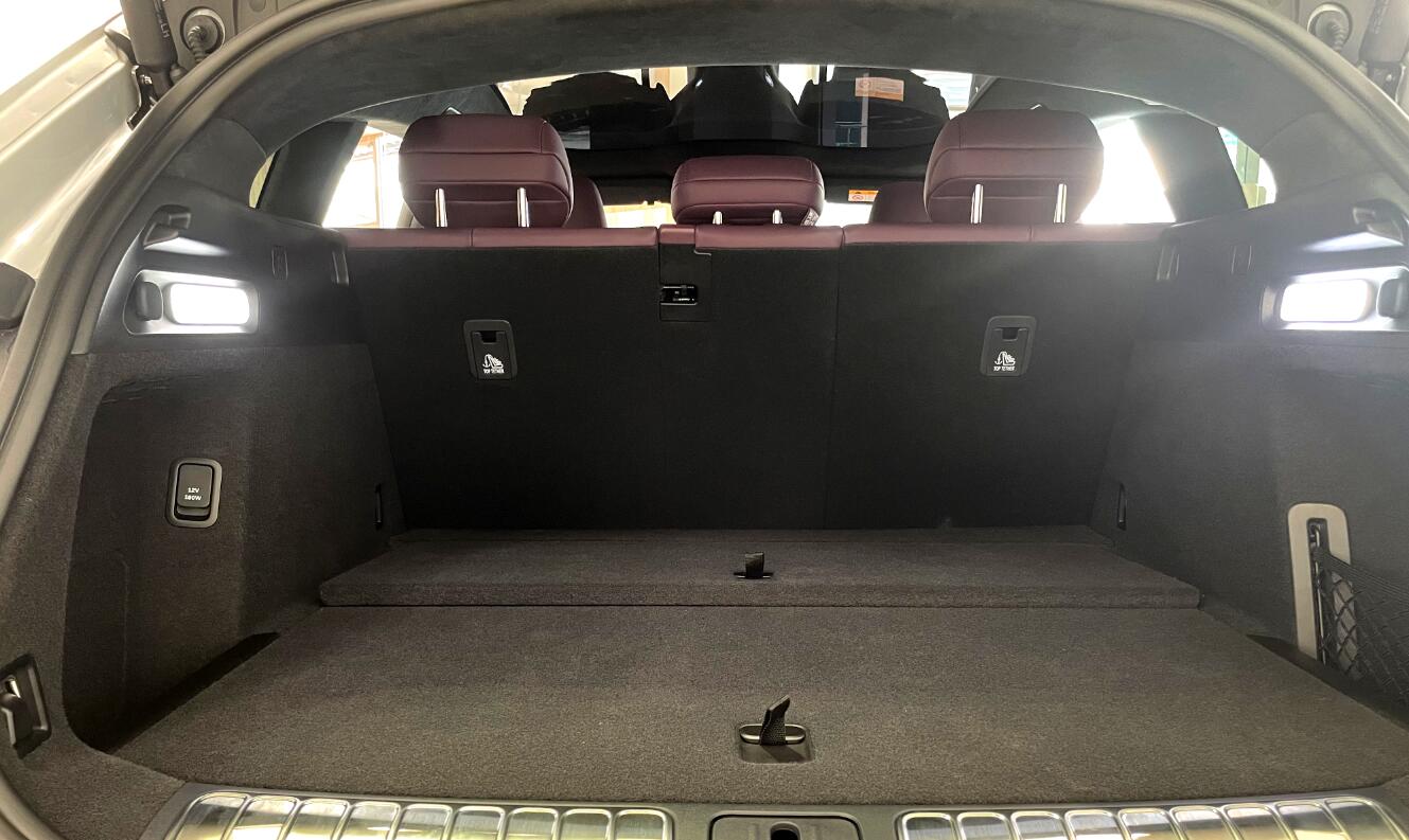 Store visit: First impression of Nio ET5 Touring