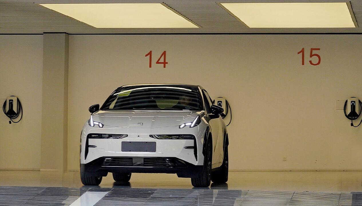 Zeekr begins deliveries of 3rd model, Zeekr X