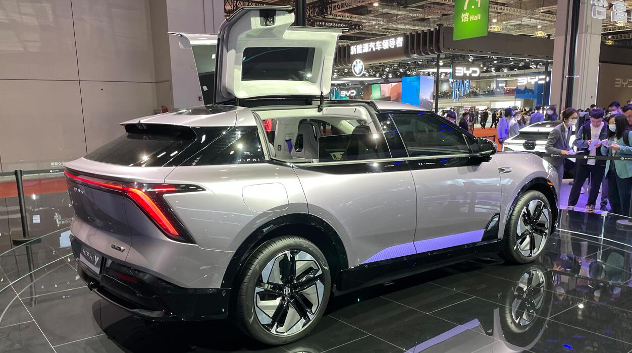 HiPhi launches HiPhi Y with starting price almost same as Nio ES6 to target mainstream premium EV market