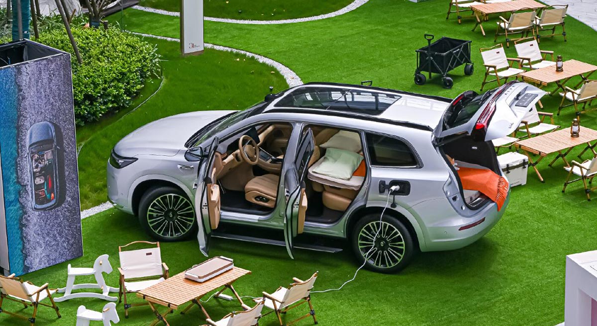 Huawei-backed Aito launches new M7, set to intensify competition in China's EREV market