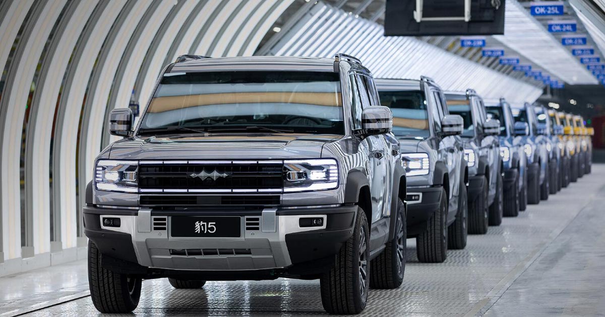 BYD Fang Cheng Bao sees 1st production car of Bao 5 roll off line