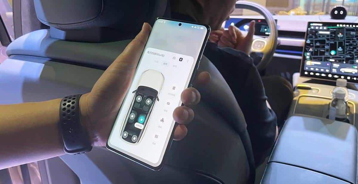 Canalys explains why EV makers, including Nio and Polestar, make smartphones