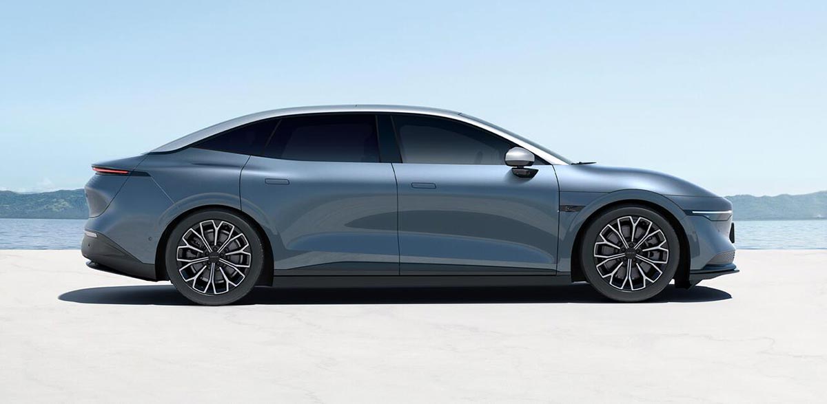 Zeekr reveals interior of Zeekr 007 electric sedan